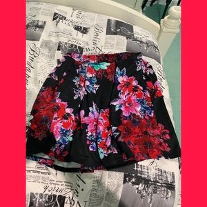 Floral skater skirt 🚨FINAL PRICE 🚨